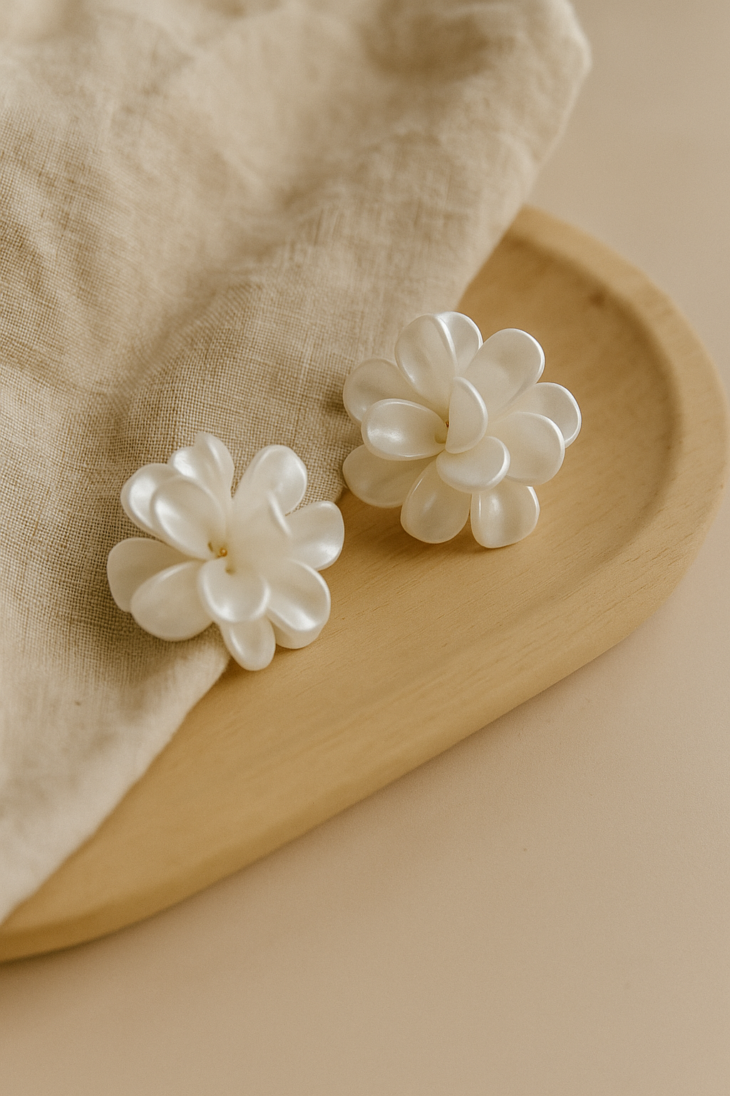 The White Loofah Stud Earrings