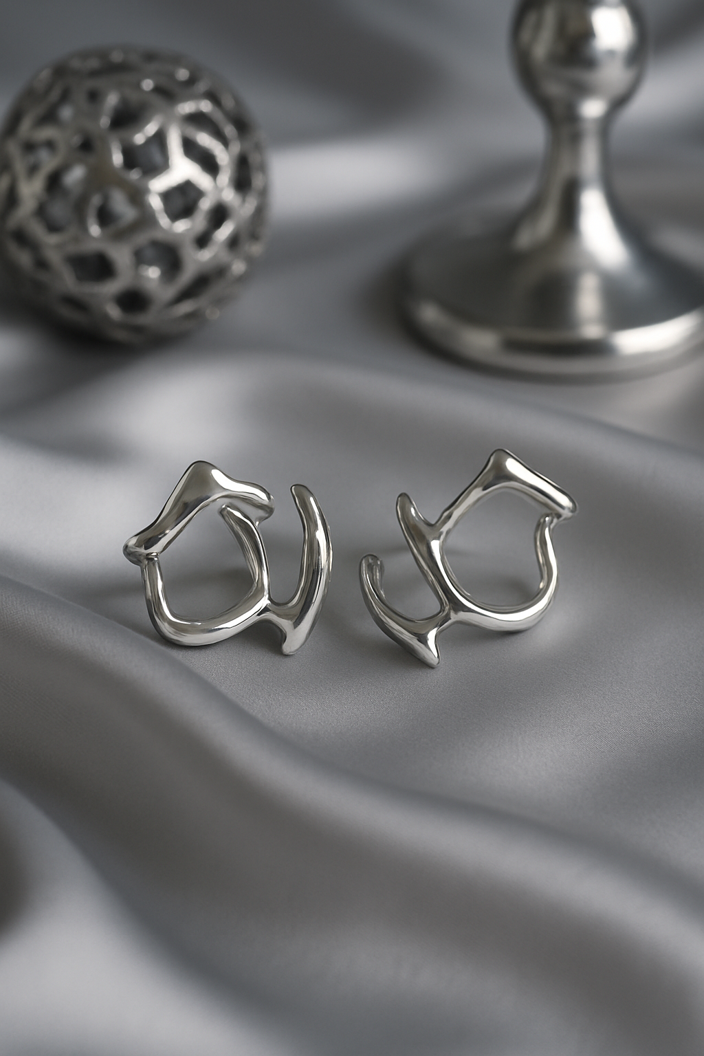 Smooth Escape Cuff Earring