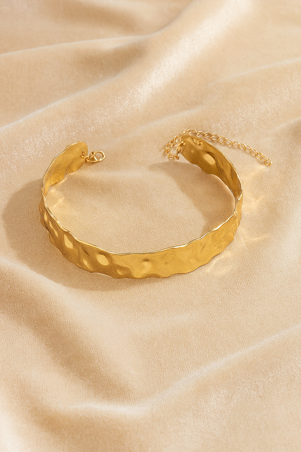 Goldie Locked Choker