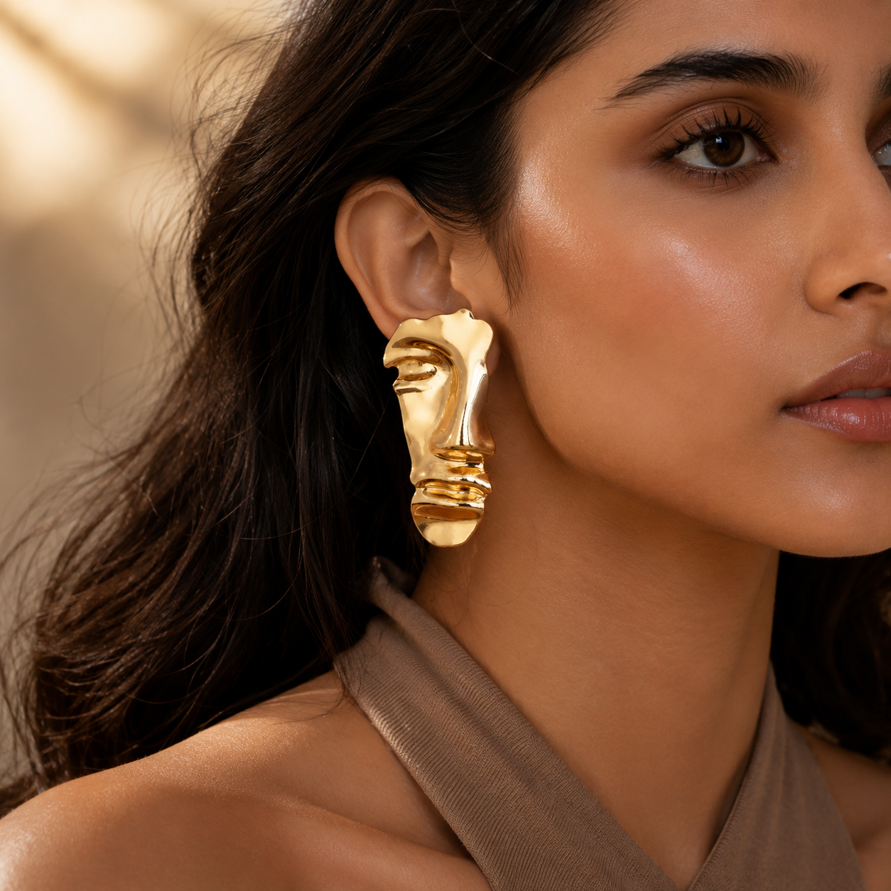 Aurea Waves Sculpted Statement